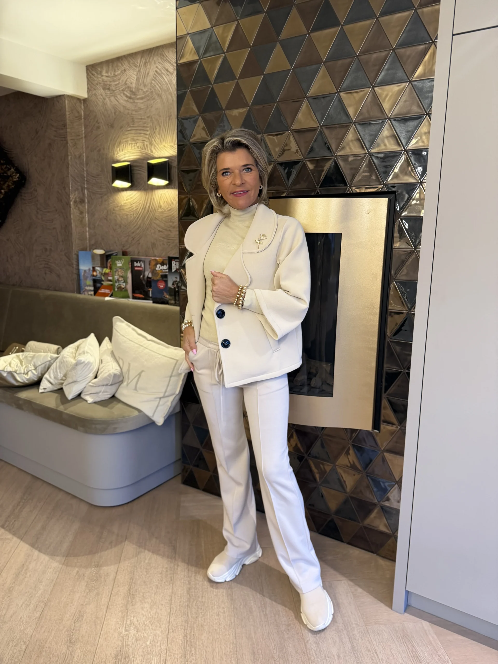 Jasje Evy Kort | Beige