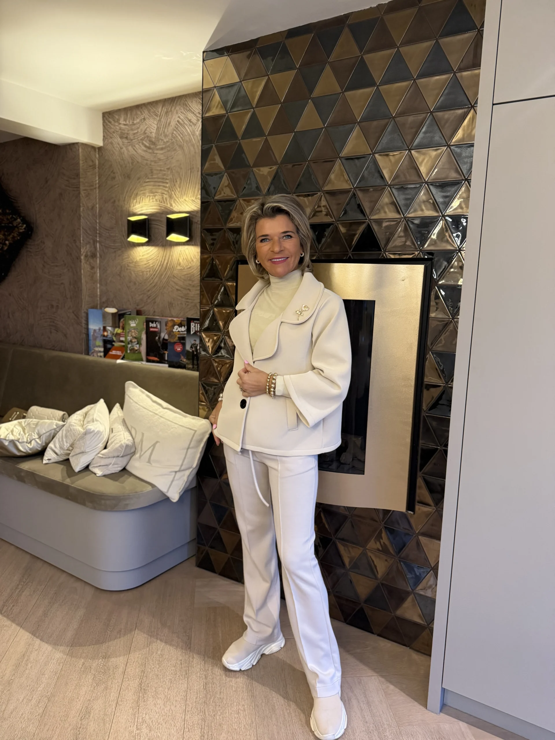 Jasje Evy Kort | Beige - Afbeelding 2